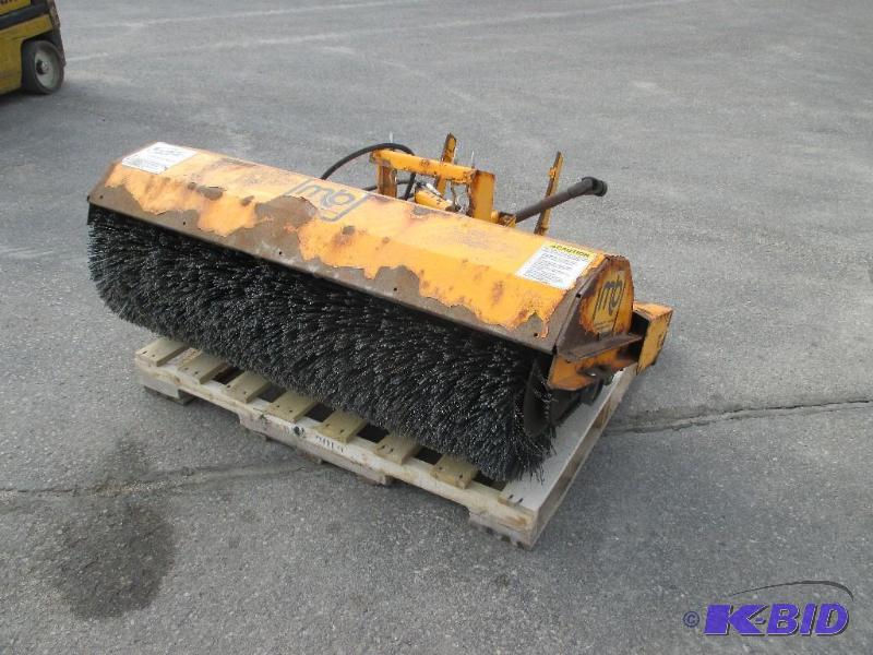 lot 7 image: MB Sweeper, new bristles, new hoses, works on...