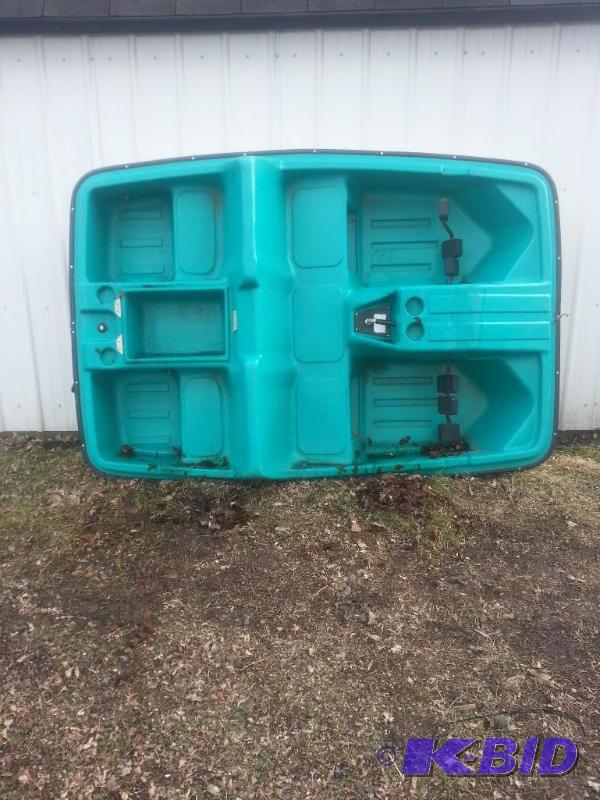 lot 72 image: This is a seahawk paddle boat it is not water...