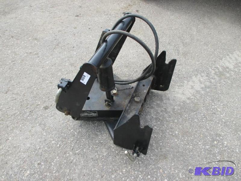 lot 9 image: John Deere front Quick hitch, was for #6, but...