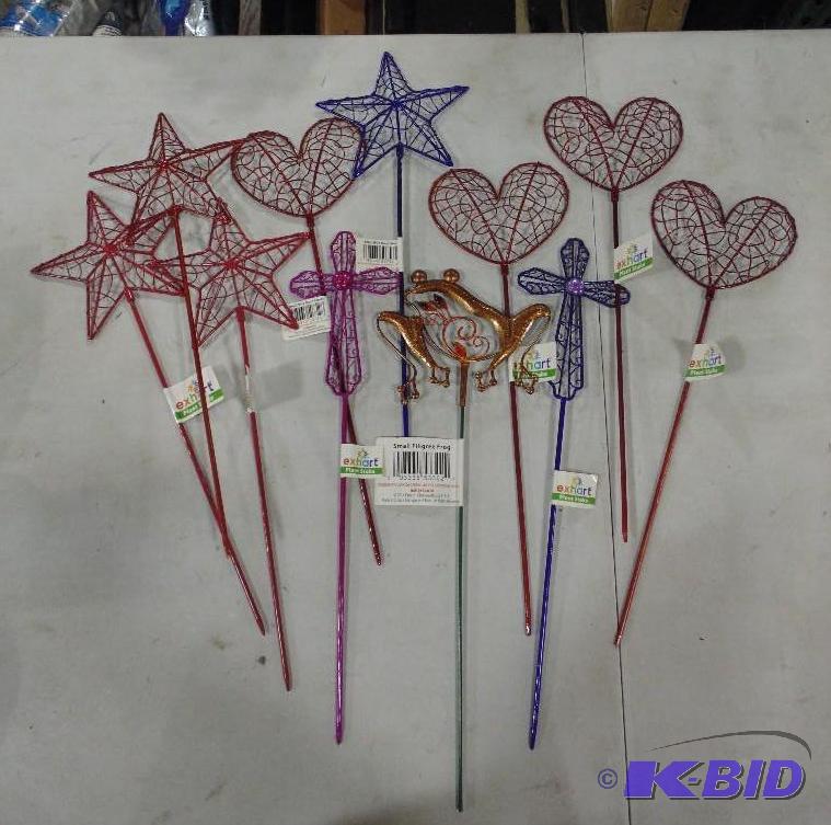 New Lot of Various Plant Stakes - Hearts , Cr...