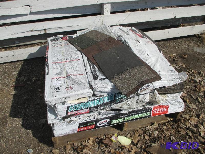 lot 10 image: 9 Bundles of Majestic shake shingles & 3 ...