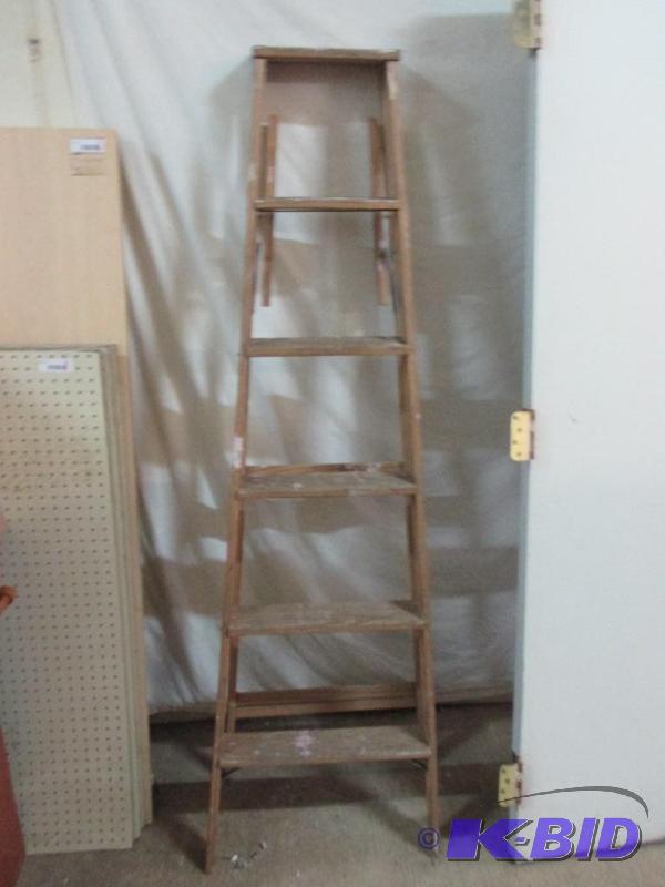 lot 101 image: 6 Keller step ladder...