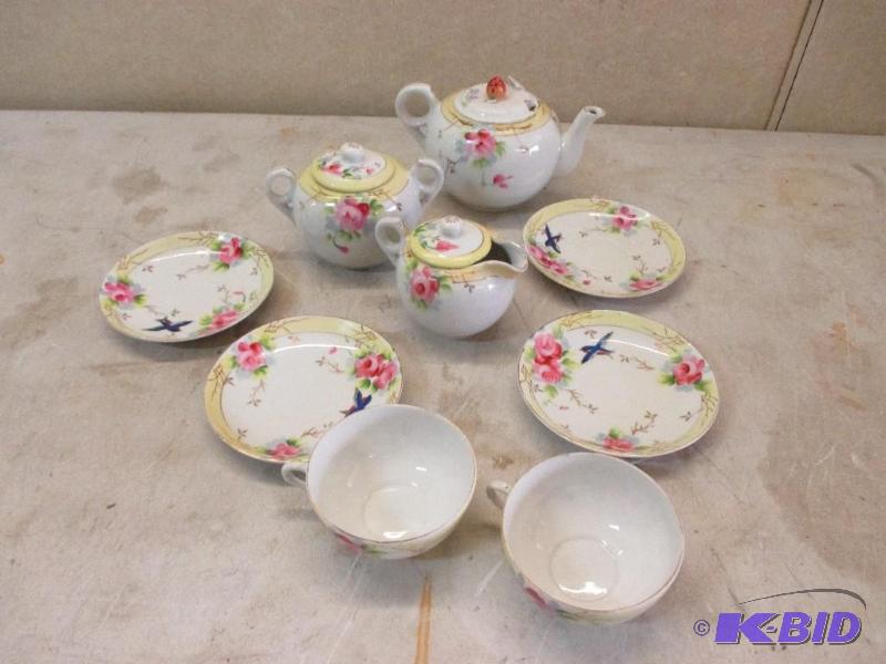 lot 110 image: Occupied Japan Tea set...