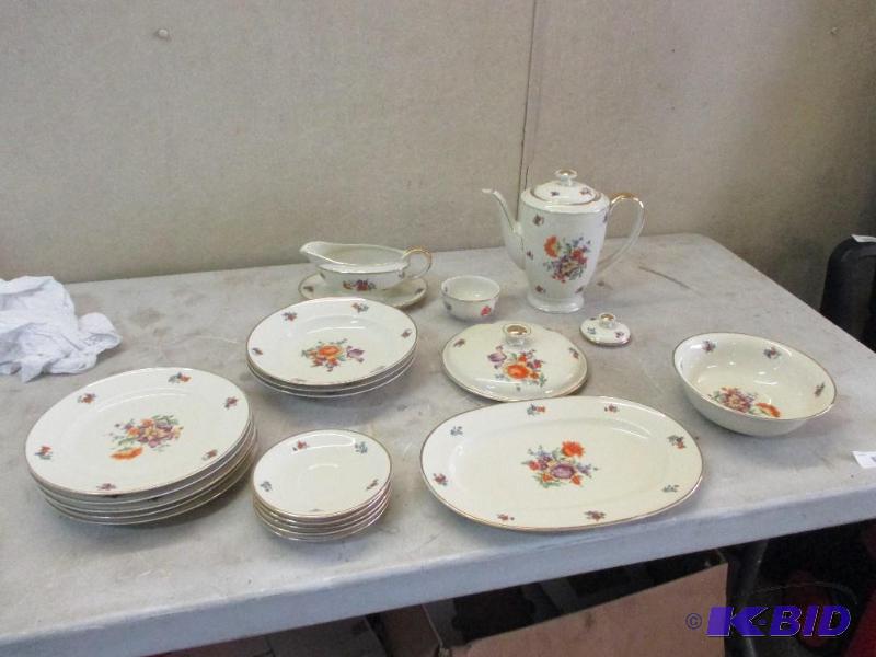 lot 113 image: Germany dishes, appear to be WWII era...