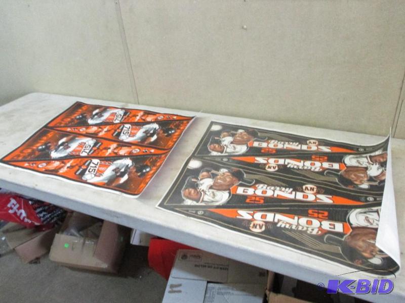 lot 114 image: 2 sheets of uncut Barry Bonds Pennants...