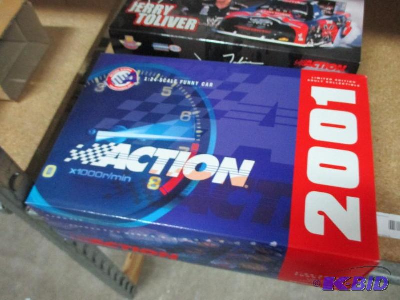 lot 26 image: NIB XFL 2001 Dragster...
