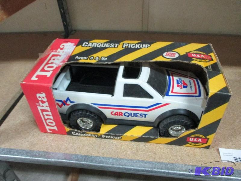 lot 31 image: NIB Carquest Truck...