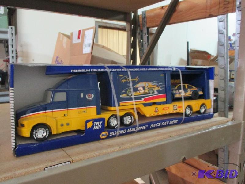 lot 39 image: NIB Napa Semi...