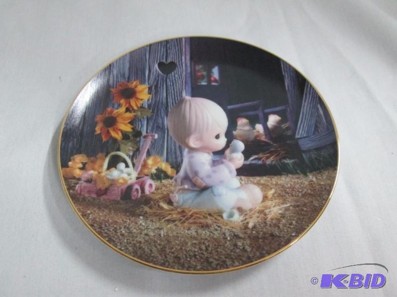 lot 18 image: Precious Moment Plate