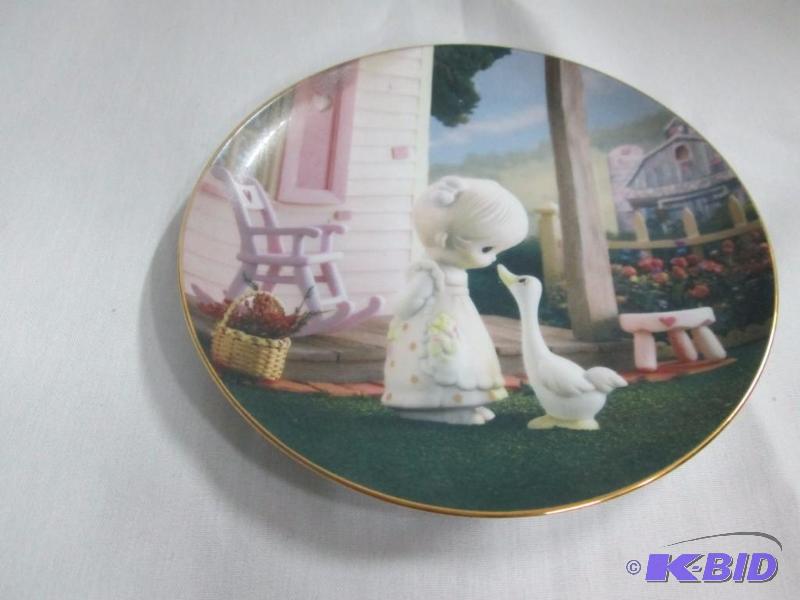 lot 19 image: Precious Moment Plate