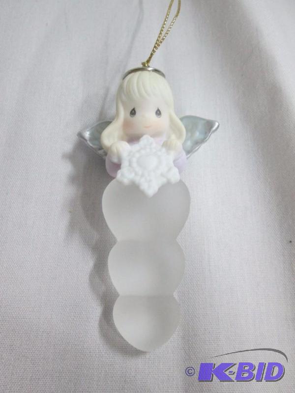 lot 29 image: Precious Moment Ornament