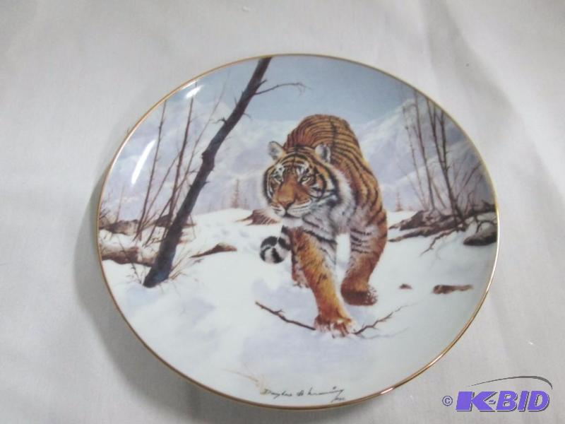 lot 36 image: Big Cats Of The World Plate Collection