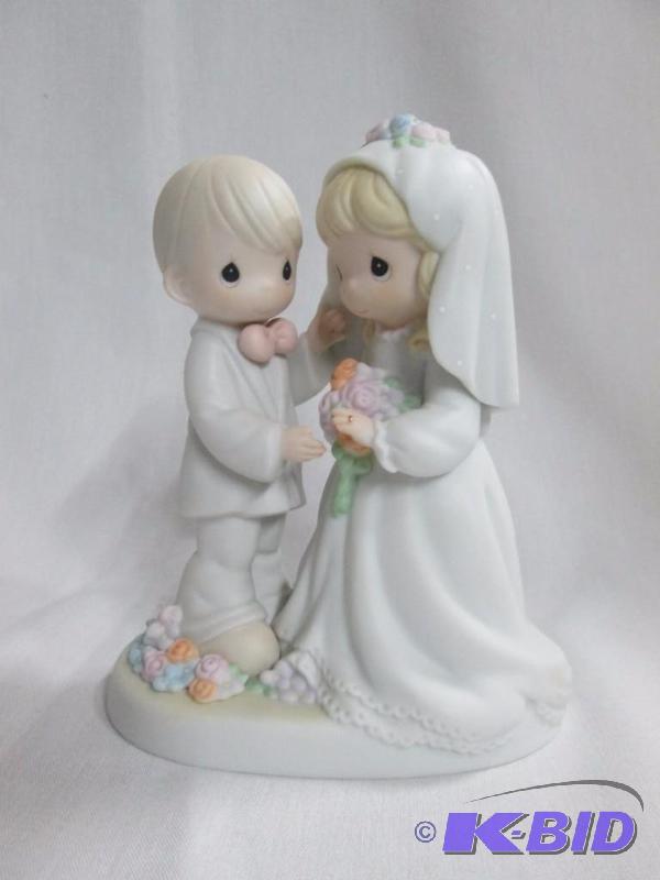 lot 4 image: Precious Moment Figurine