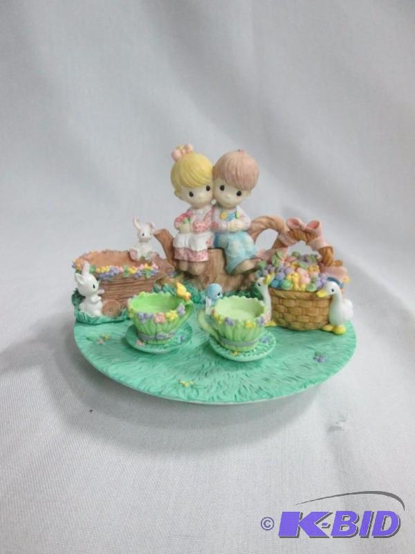 lot 8 image: Precious Moment Figurine