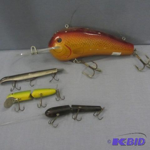 lot 159 image: Vintage Lures