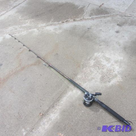 lot 162 image: Vintage Pen Rod & Reel