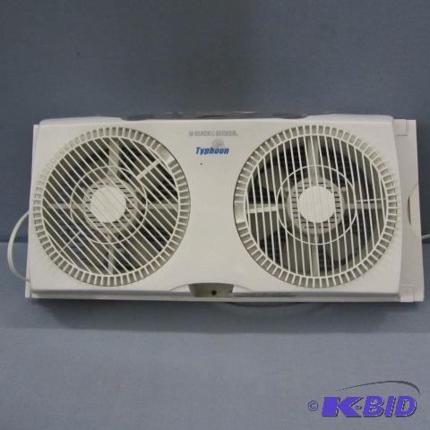 lot 270 image: B&D Window Fan