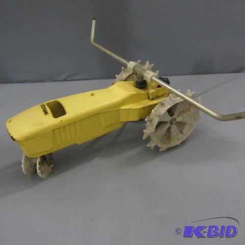 lot 271 image: Tractor Sprinkler
