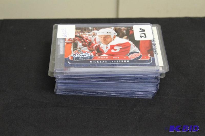 Lot of 20 Collectable Hockey Cards in Protect...