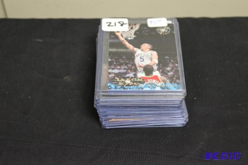Lot of 20 Collectable Basketball Cards in Pro...
