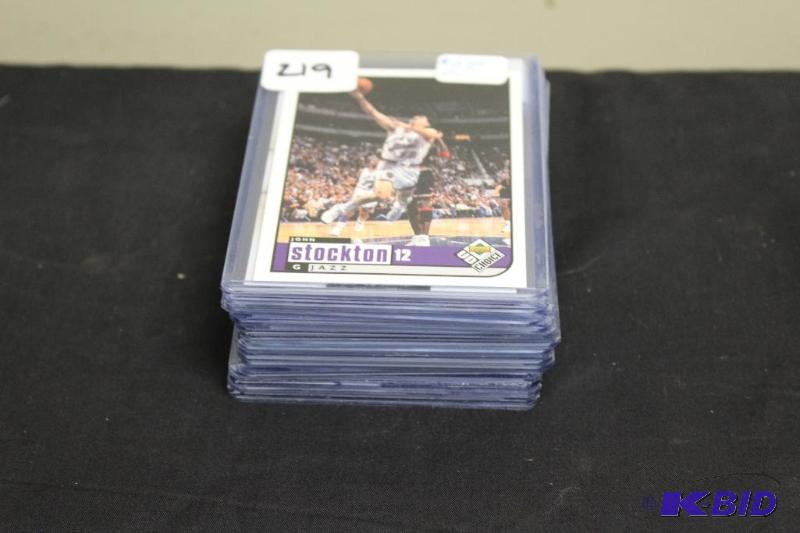 Lot of 20 Collectable Basketball Cards in Pro...