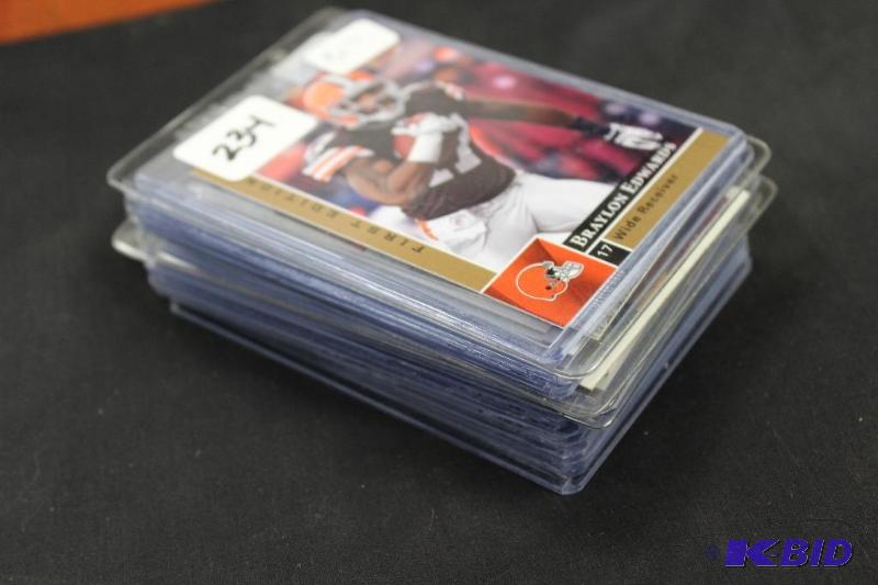 Lot of 20 Collectable Football Cards in Prote...
