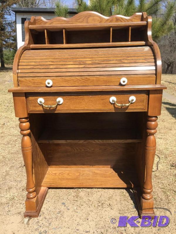 Small roll top desk in very good condition...