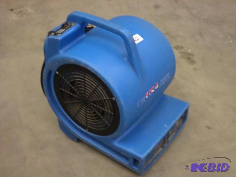 lot 22 image: Crusader 3-Speed 120Volt Commercial Air Mover...