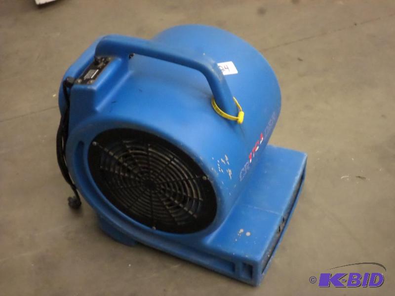 lot 24 image: Crusader 3-Speed 120Volt Commercial Air Mover...