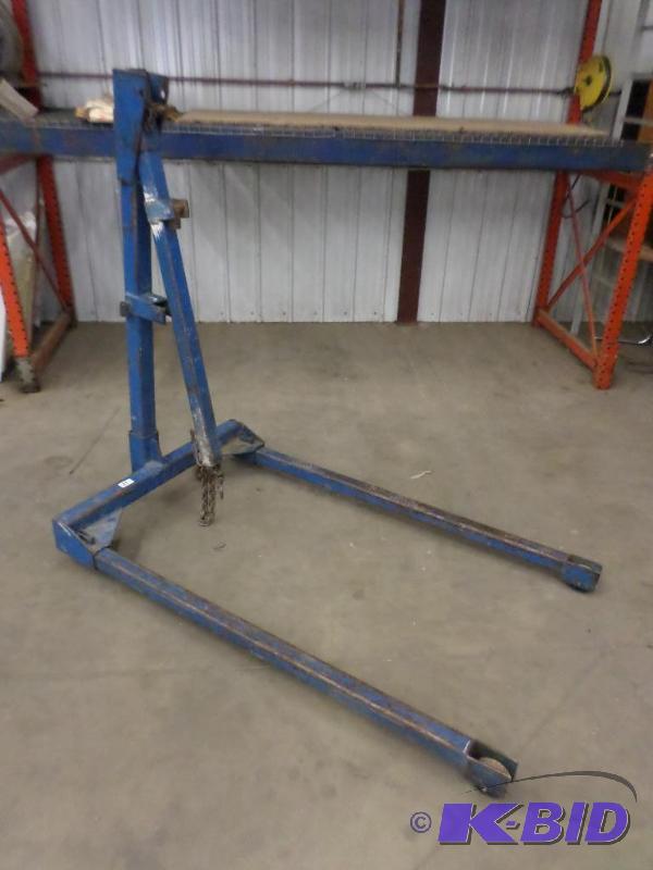 lot 29 image: Heavy Duty Engine Hoist...