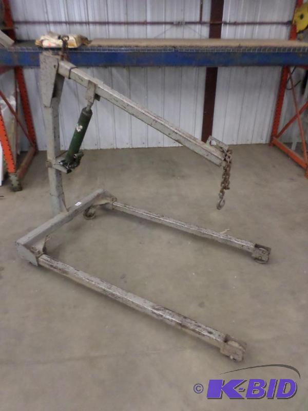 lot 30 image: Heavy Duty Engine Hoist...