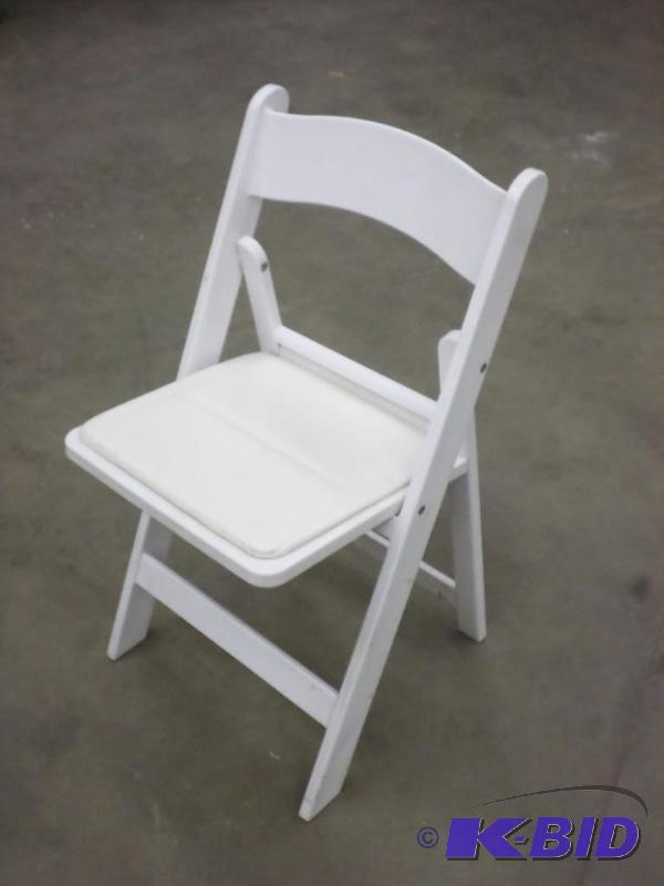 lot 32 image: (20) Matching White Padded Chairs, Foldable &...