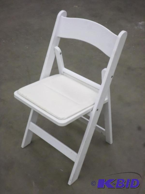 lot 35 image: (20) Matching White Padded Chairs, Foldable &...