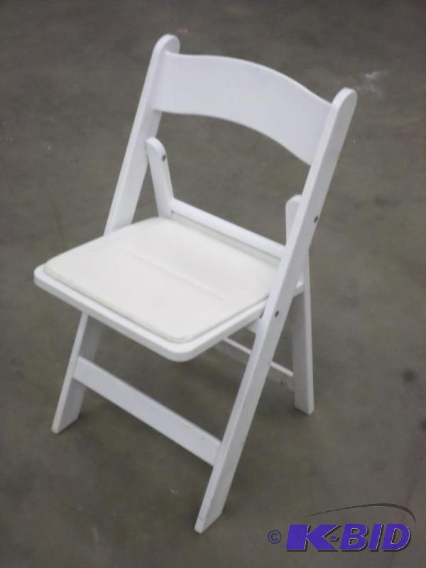 lot 36 image: (20) Matching White Padded Chairs, Foldable &...