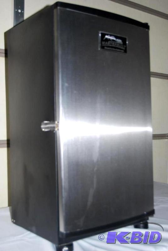 lot 63 image: Masterbuilt Stainless 30" Digital Electr...