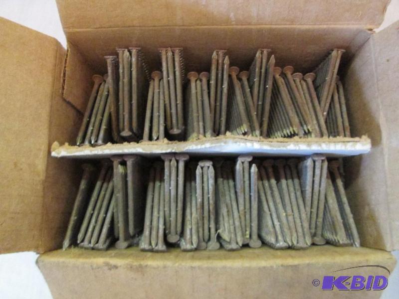 lot 121 image: Nearly full box of Stanley Bostitch plain sha...