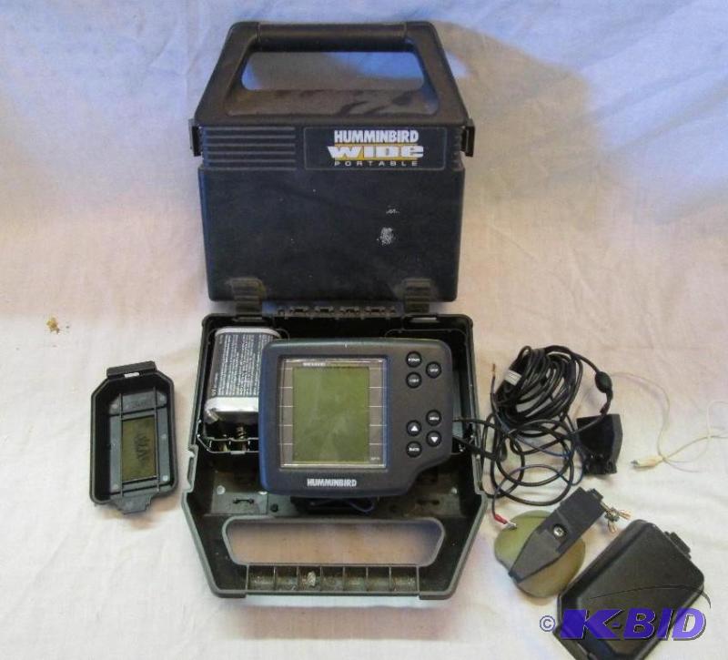 lot 38 image: Hummingbird Wide 100 depth finder in case, wi...