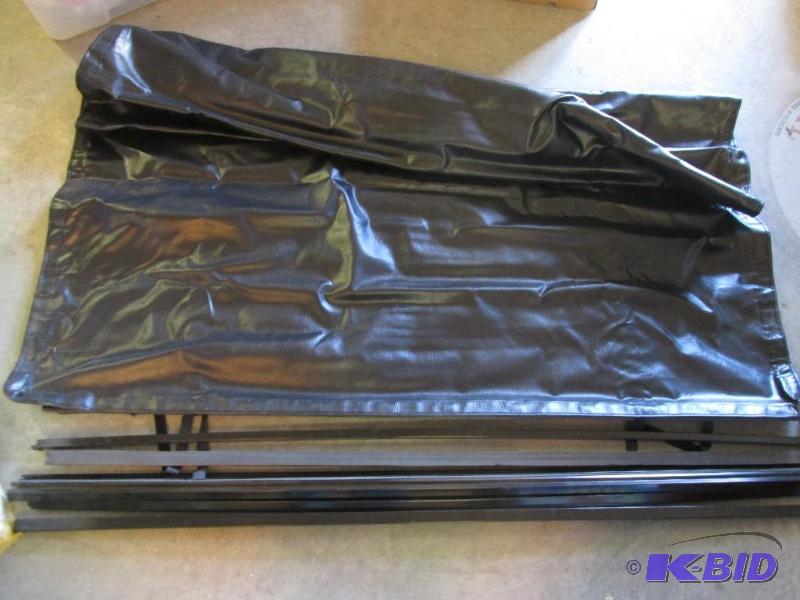 lot 41 image: Standard Tonneau cover for a truck bed, 6 foo...