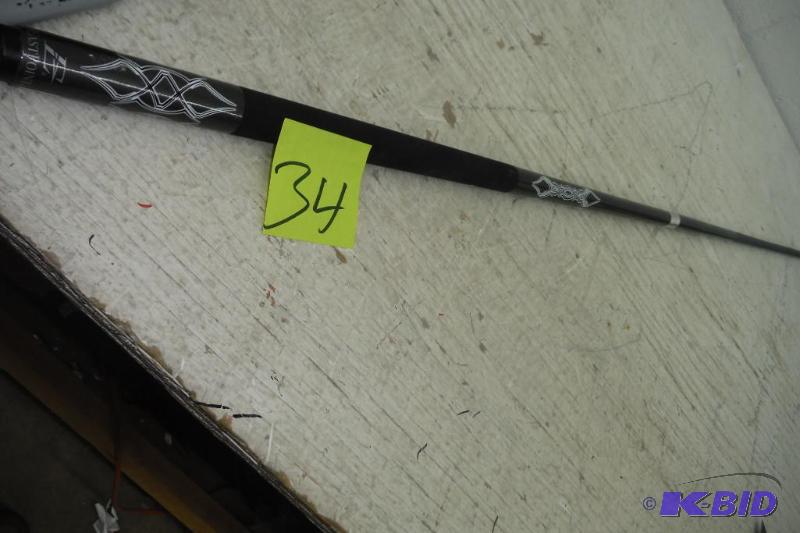 lot 34 image: East Point pool cue 19oz. Fiber-Tech