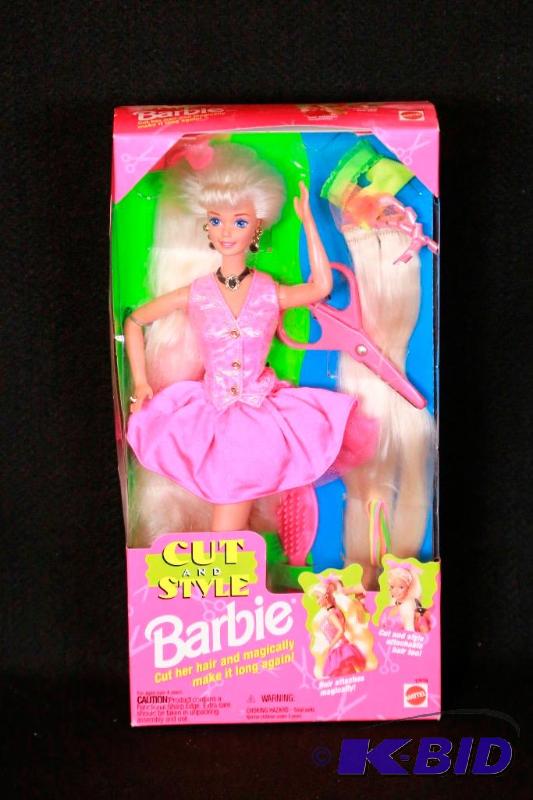 lot 106 image: 1994 Cut and Style Barbie NIB