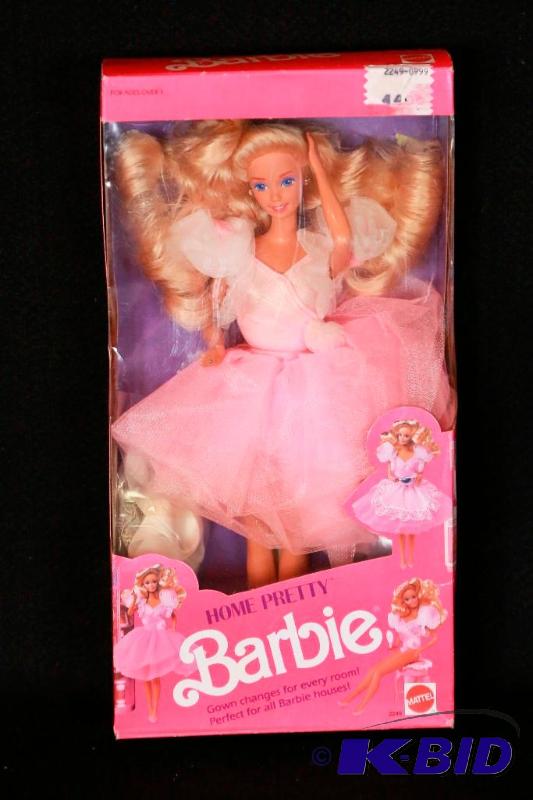 lot 109 image: 1990 Home Pretty Barbie NIB