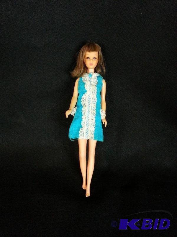 lot 12 image: 1966 Francie Barbie Doll