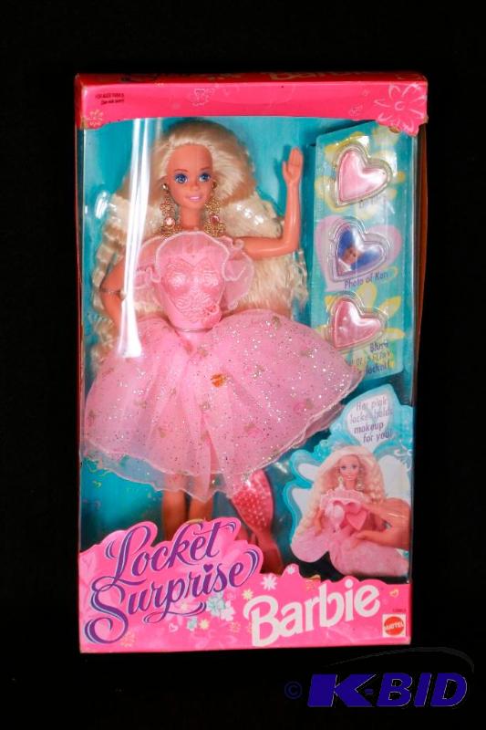 lot 124 image: 1993 Locket Surprise Barbie NIB