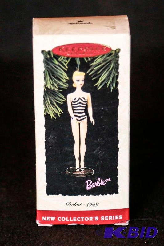 lot 134 image: 1959 Debut Barbie Hallmark Keepsake Ornament.
