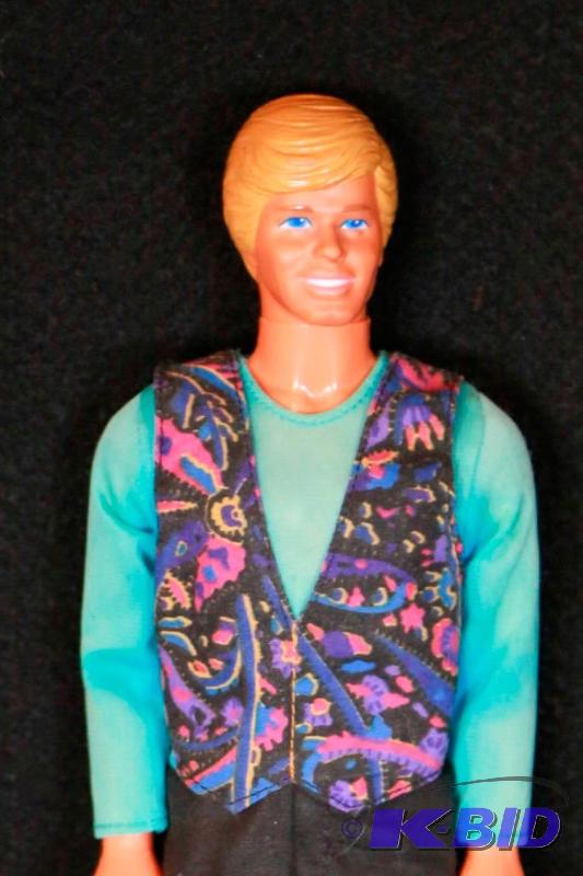 lot 150 image: Huge Barbie Extravaganza