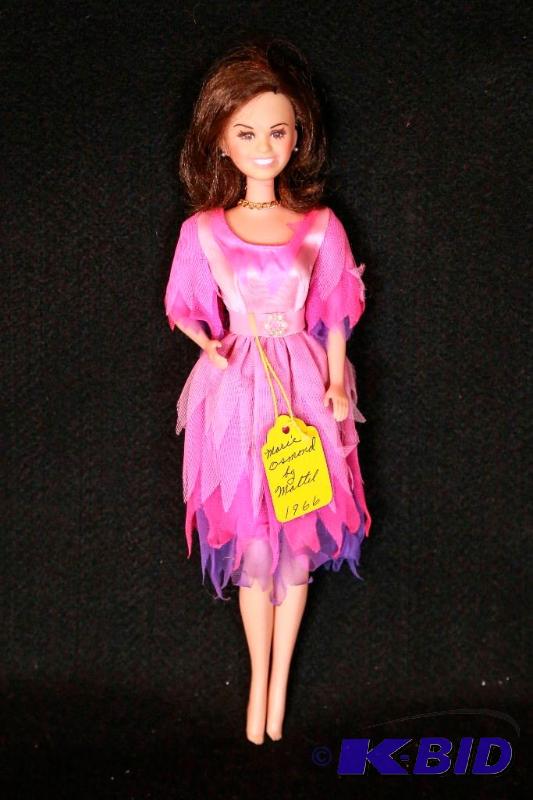lot 172 image: Huge Barbie Extravaganza
