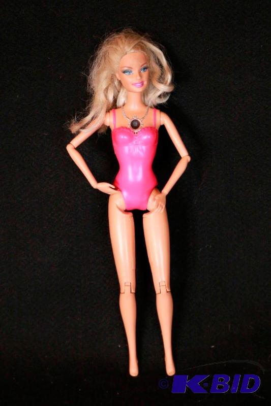 lot 174 image: Huge Barbie Extravaganza