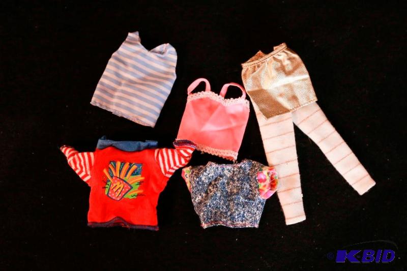 lot 177 image: Huge Barbie Extravaganza