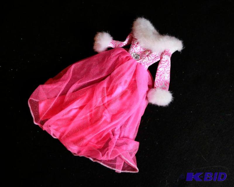 lot 178 image: Original Barbie Clothes & Accessories Lot