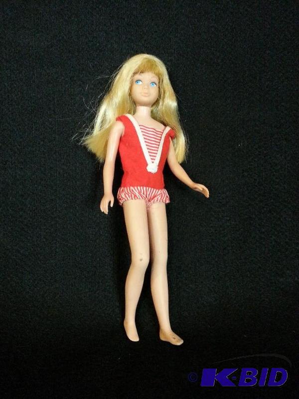 lot 18 image: Vintage Barbie Doll